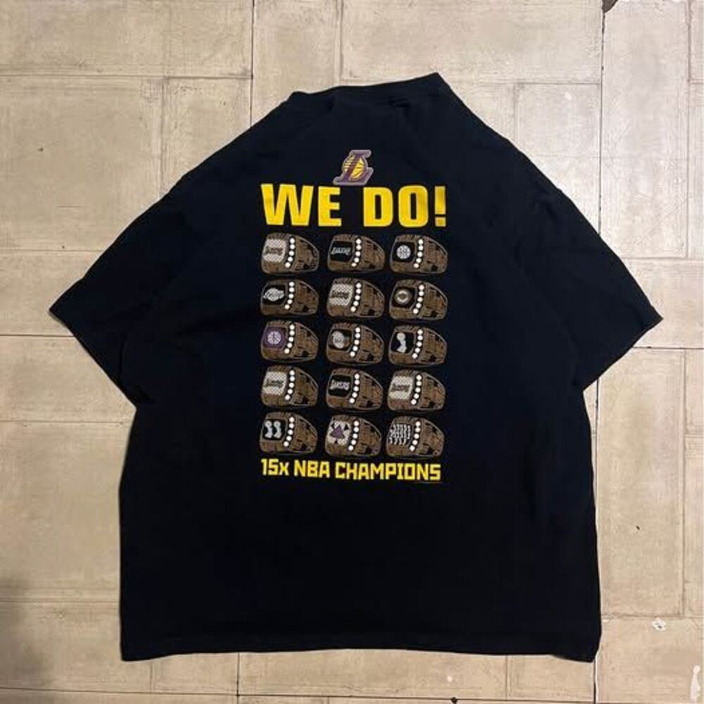 Lakers “got rings?” Graphic tshirt size large